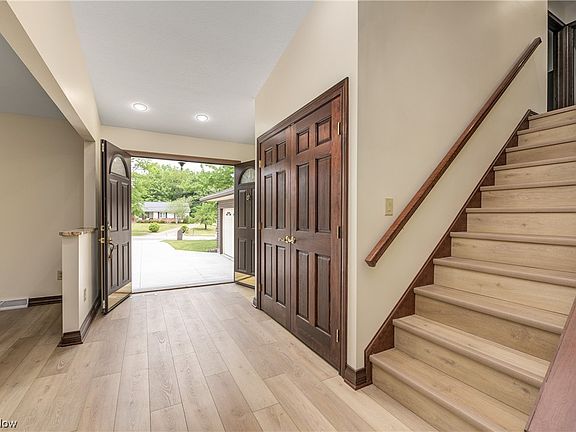 2nd image of 7362 Amber Ln