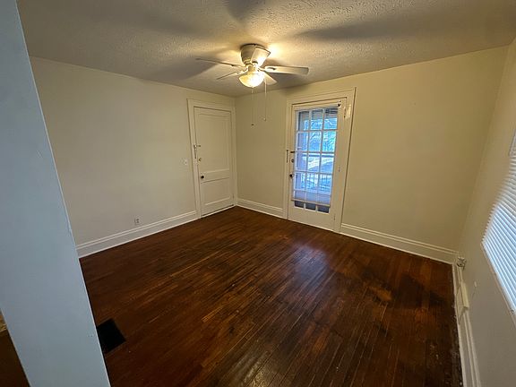 2nd image of 3943 Lindley Ave APT 2