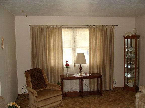 2nd image of 49 Taft St