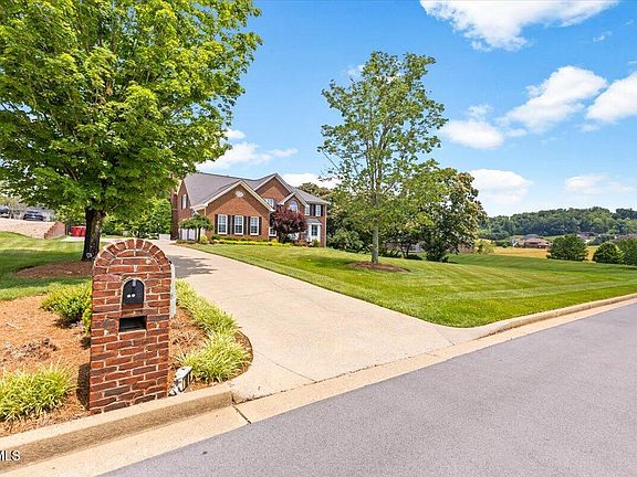 5th image of 106 Sterling Springs Dr