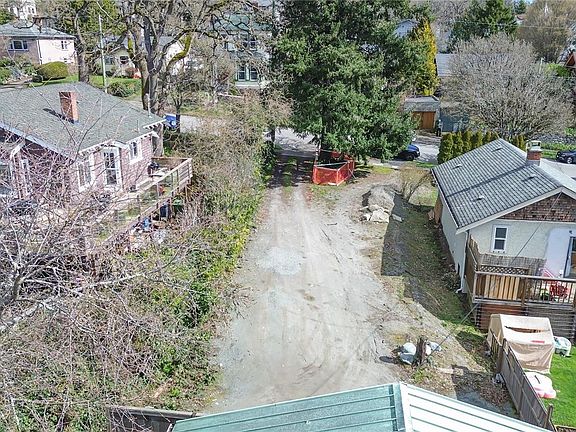 5th image of 2926 Prior St