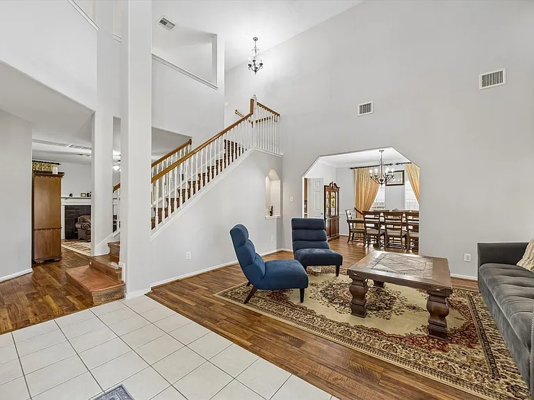 21702 Cozy Hollow Ln — Photo 4