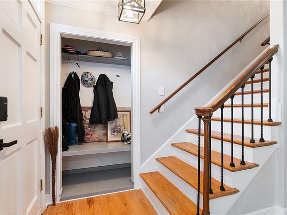 3rd image of 102 E Glen Haven Drive