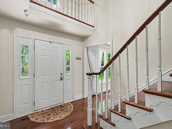 5th image of 444 Valleybrook Rd