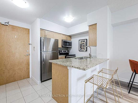4th image of 4968 Yonge St #1505