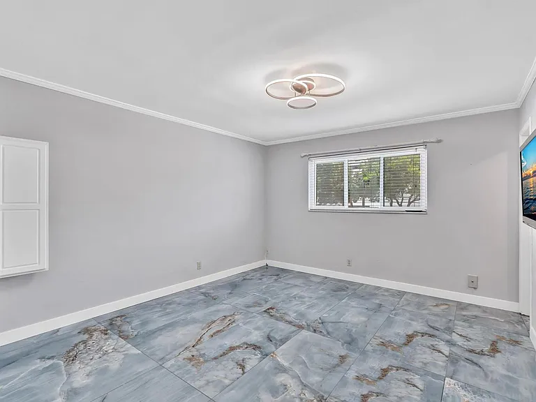 2000 Diana Dr — Photo 23