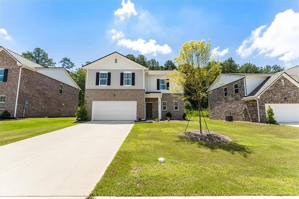 4 bed, 2.5 bath, 2464 sqft, $3,000 — Photo 1