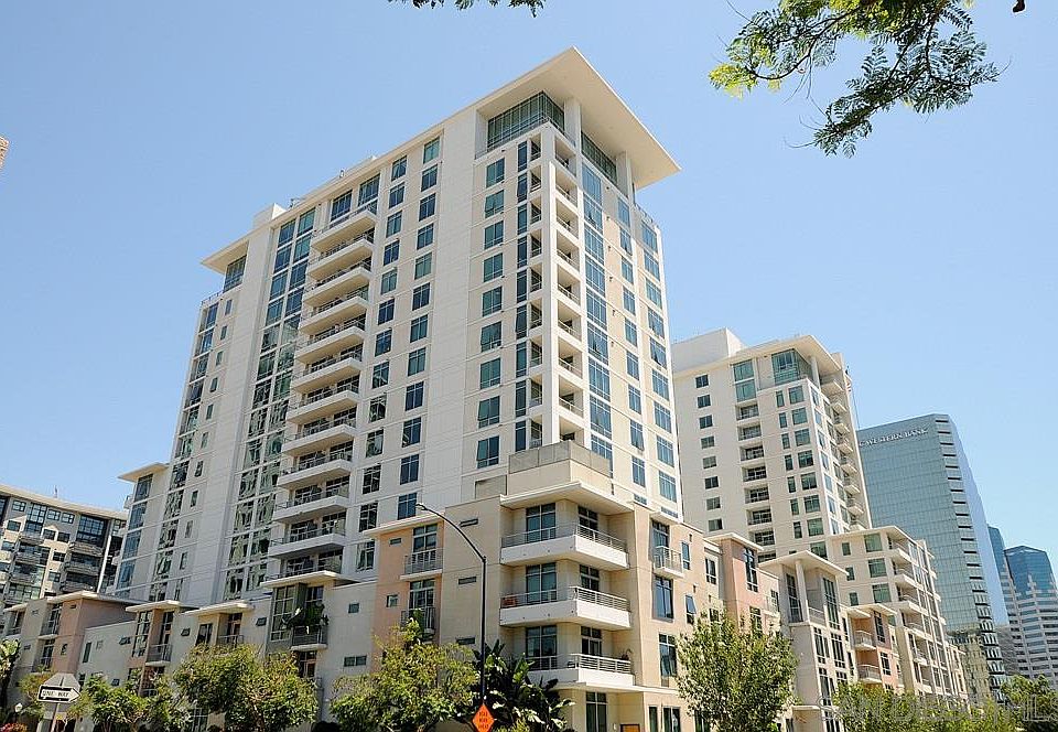 1st image of 425 W Beech St Unit 202