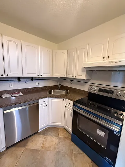 2 bed, 950 sqft, $2,700 — Photo 2