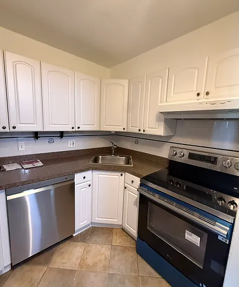 164 Galen St #64 — Photo 2