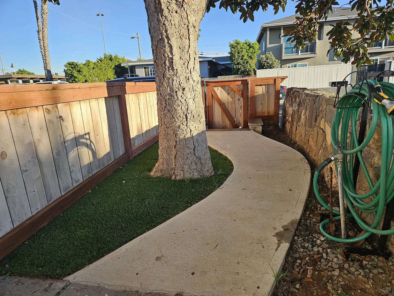 1424 Lemon St — Photo 3