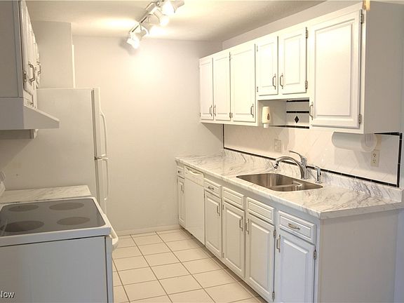 5th image of 9721 Sunrise Blvd
