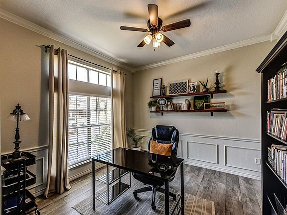 4th image of 8813 Clearlake Dr