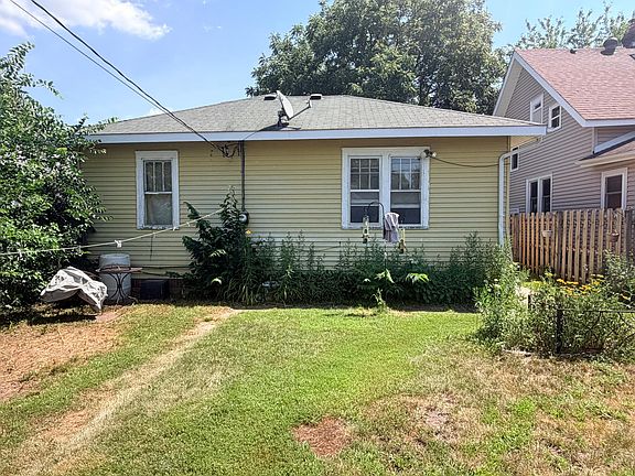 4th image of 320 5th Ave S