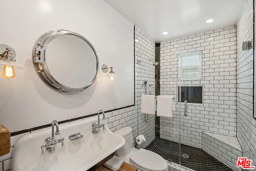 2 bed, 2.0 bath, 1548 sqft, $6,000 — Photo 3