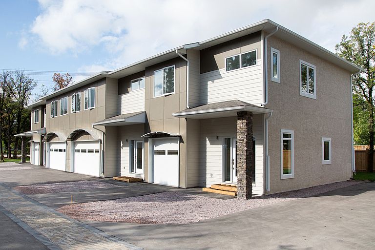 5717 Roblin Blvd, Winnipeg, MB R3R 0G8 Zillow