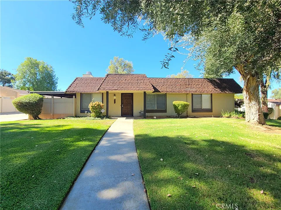 832 Ardmore Cir