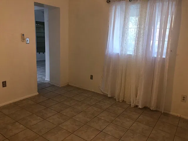 224 Walter St SE — Photo 2