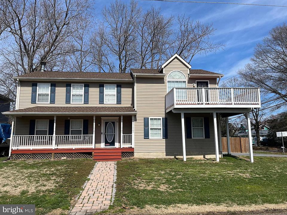 1st image of 300 Beverley Pl