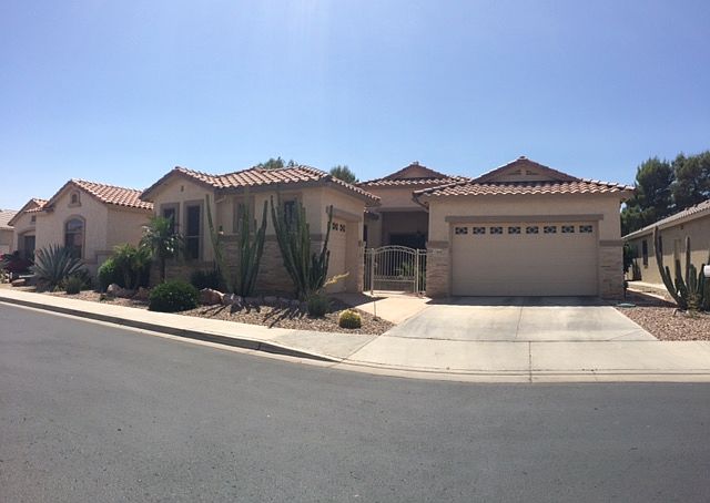 Ranch - 3 Car Garage