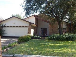 1005 Willow Way, Benbrook, TX 76126
