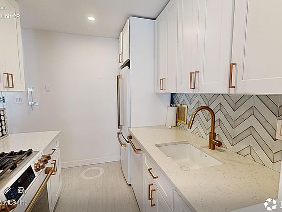 2nd image of 1000 Clove Rd APT 2P