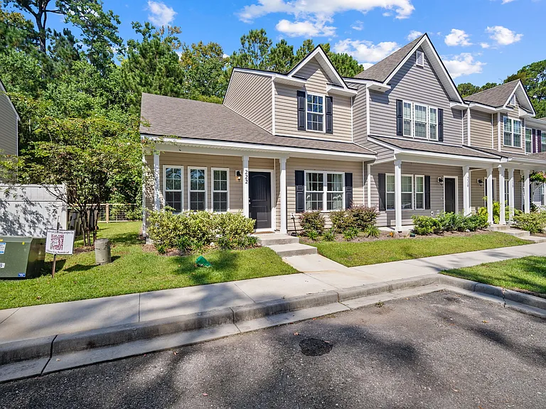 222 Admiration Ave — Photo 3