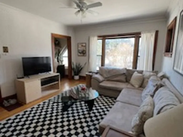 5225 S Lake Dr — Photo 2