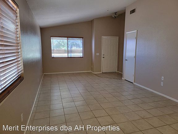 3rd image of 16447 N Oachs Dr