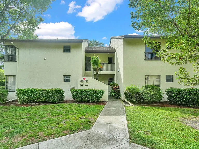3287 Cocoplum Cir #3321 — Photo 18