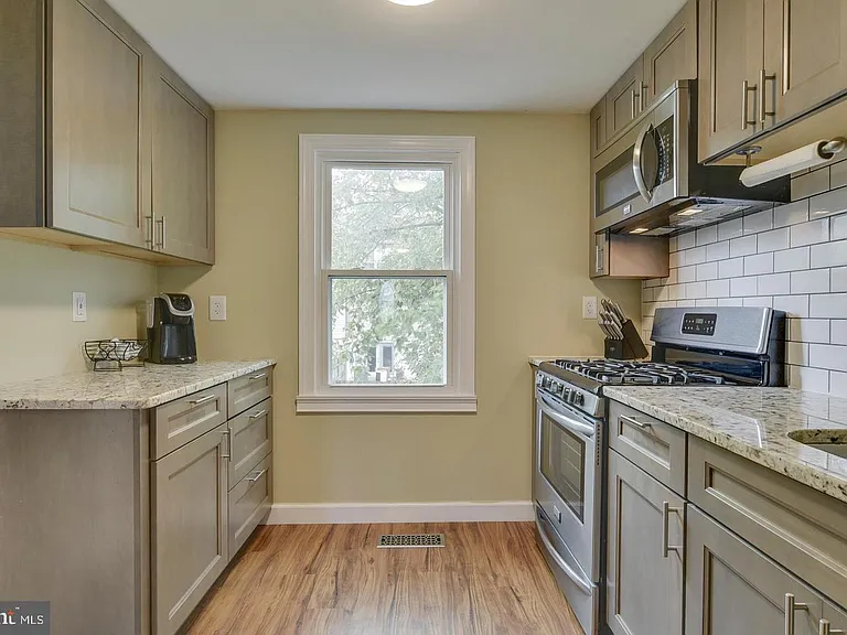 9438 Abingdon Ct — Photo 4