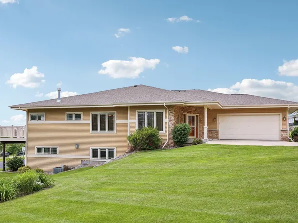 1553 Fountain Grass Ct, Waunakee, WI 53597
