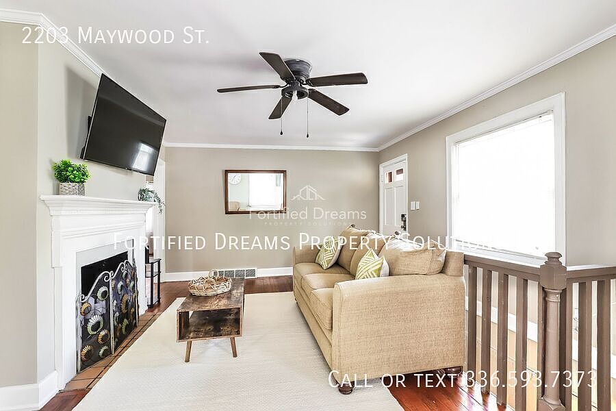 1st image of 2203 Maywood St
