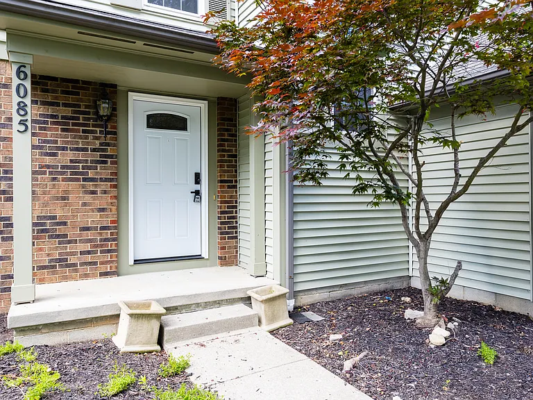 6085 Tara Hill Dr — Photo 2