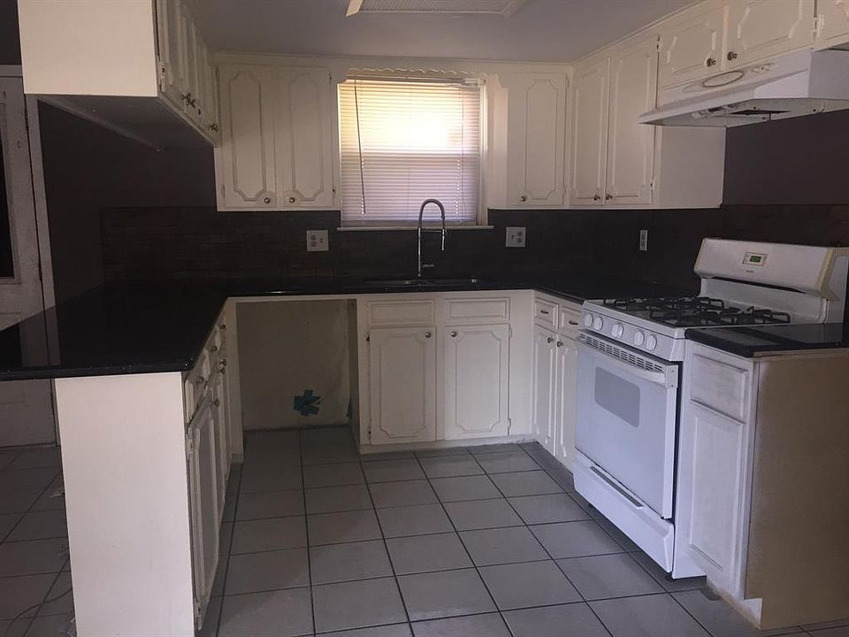1st image of 7710 Battleoak Dr