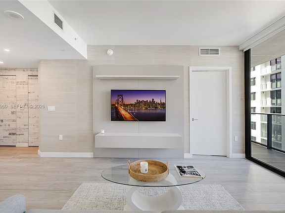 3rd image of 55 SW 9th St APT 2301