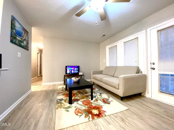 1521 Creekwood Ct Unit 201, Raleigh, NC 27603