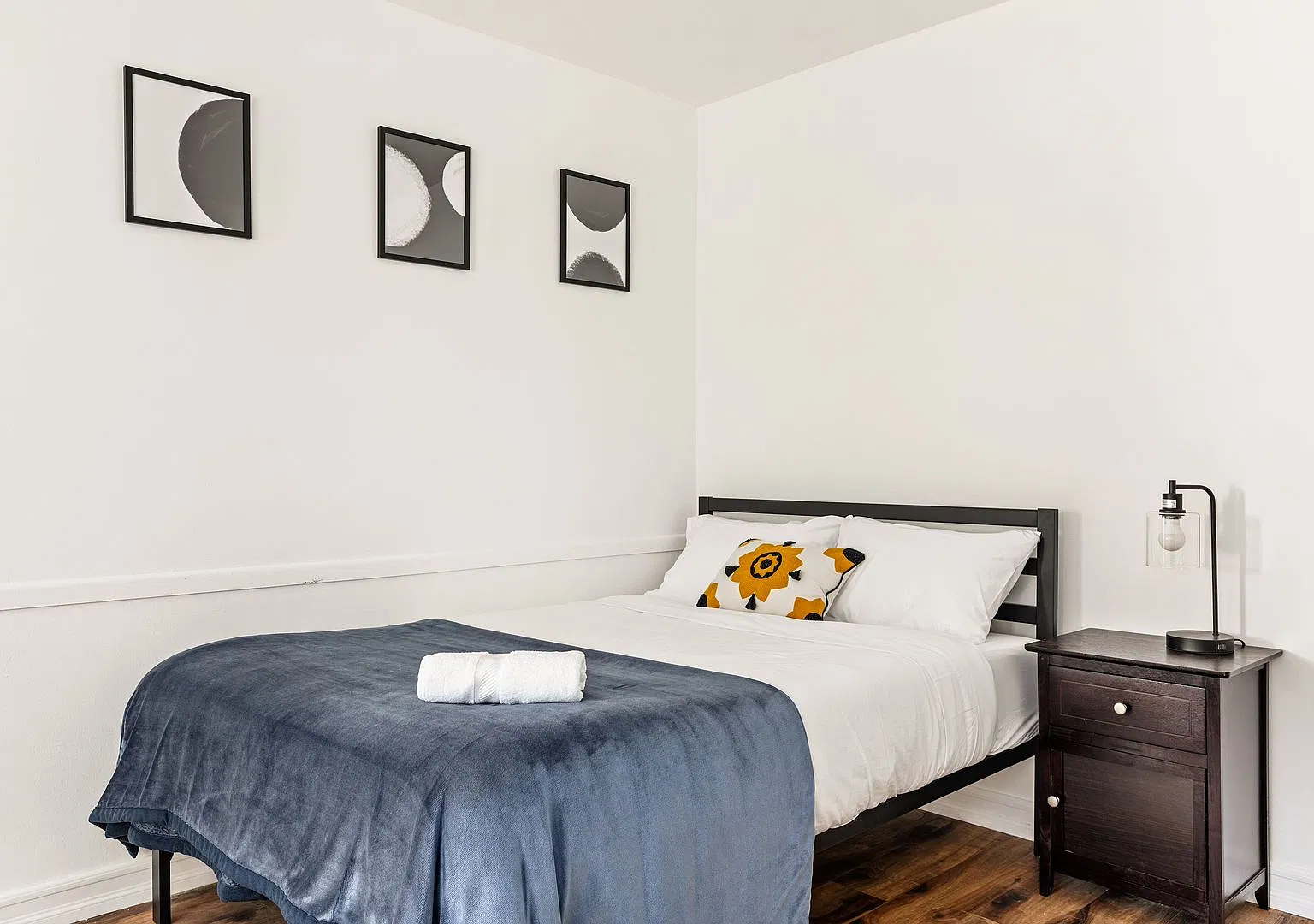 A 14-unit apartment with common bathroom and fully functional kitchen at 515 Landfair — Photo 1