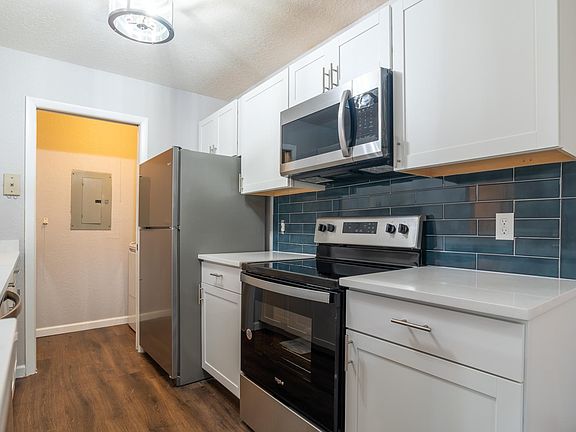 4th image of 5275 Images Cir APT 202