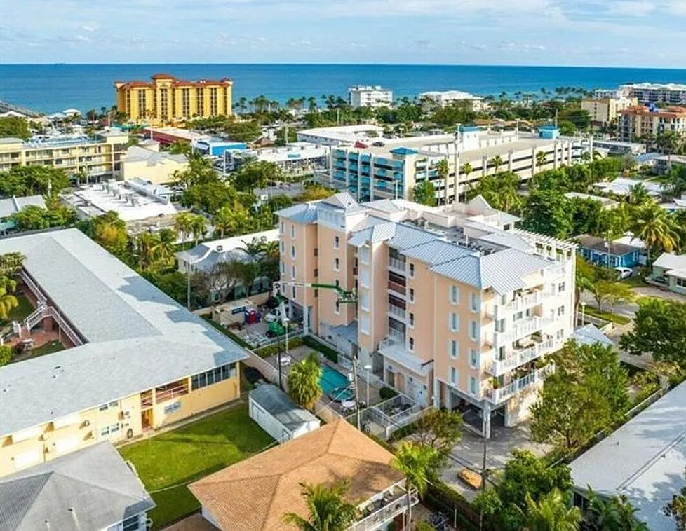 2 bed, 2.0 bath, 1001 sqft, $4,500 — Photo 1
