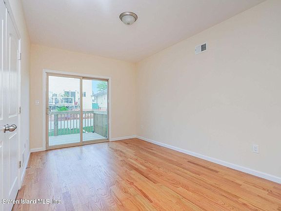 3rd image of 97 Quinlan Ave #1