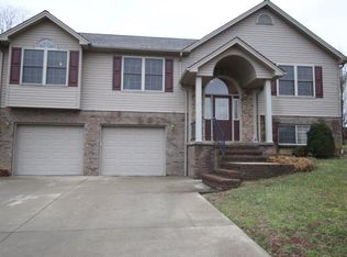 1020 Running Brook Dr, Lawrenceburg, KY 40342