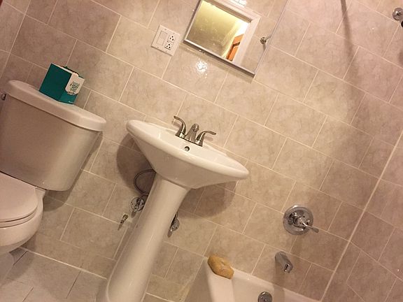 5th image of 2222 E 18th St APT 4B