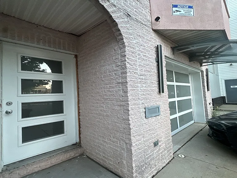 409 Halsey St #2 — Photo 12