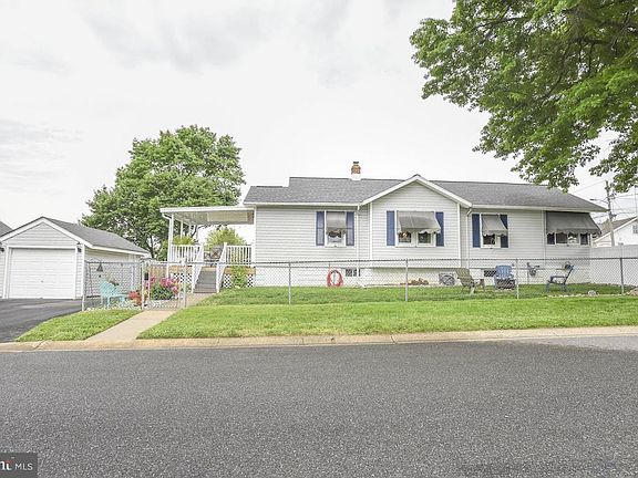 2nd image of 209 Belmont Ave