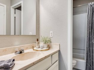 6025 Old Fredericksburg Rd APT B, Austin, TX 78749