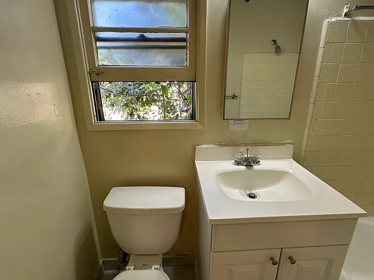 Silverlake Garden Apartments — Photo 62