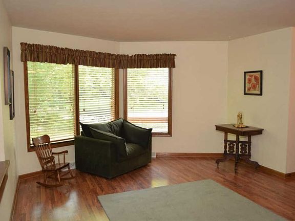 5th image of 8093 N Edge O Woods Dr