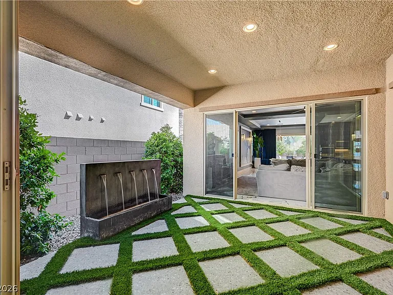 3943 Reyes Ave — Photo 51