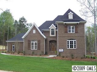 6255 Fox Chase Dr, Davidson, NC 28036